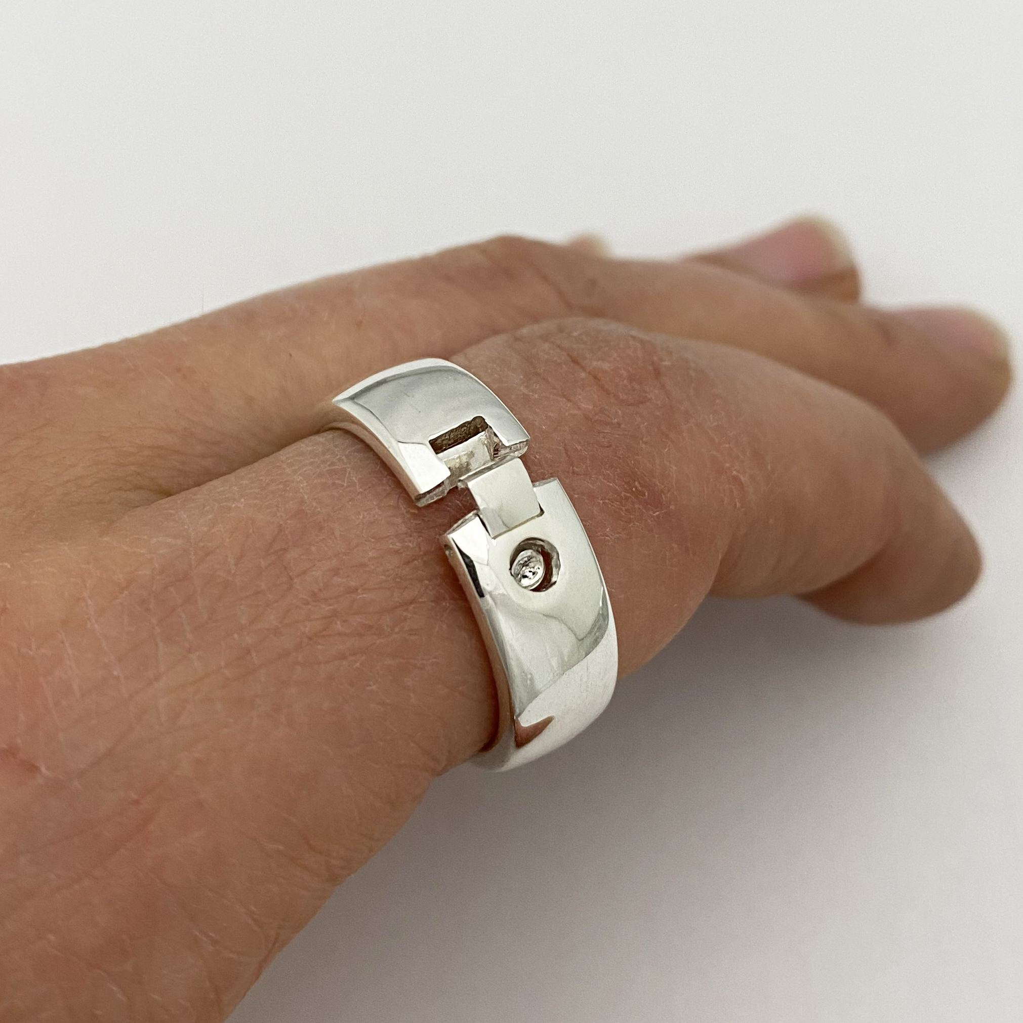 Hinged Pulley Ring