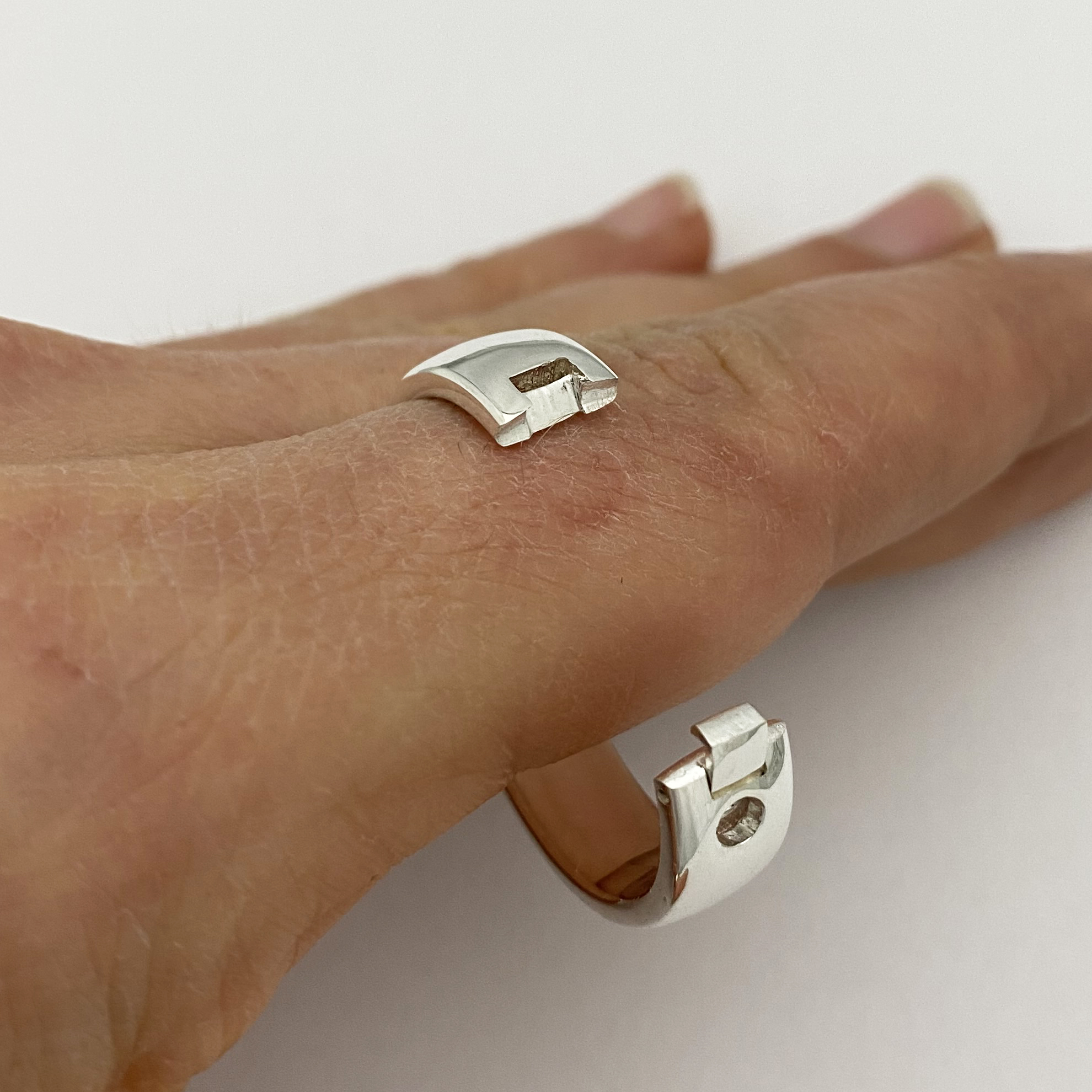 Hinged Pulley Ring
