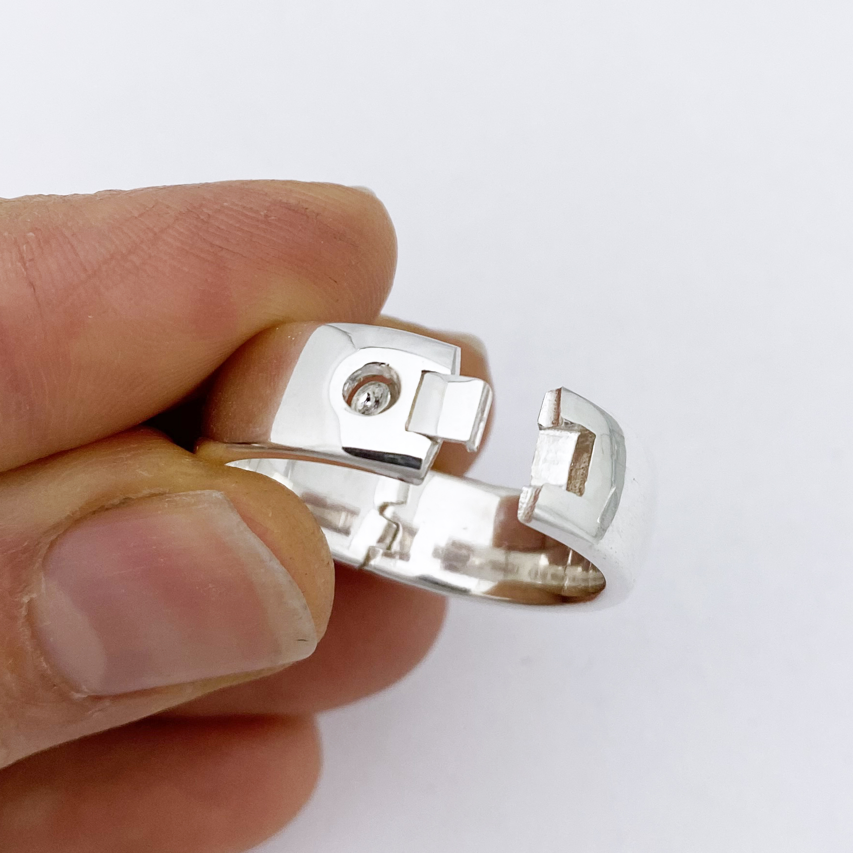 Hinged Pulley Ring